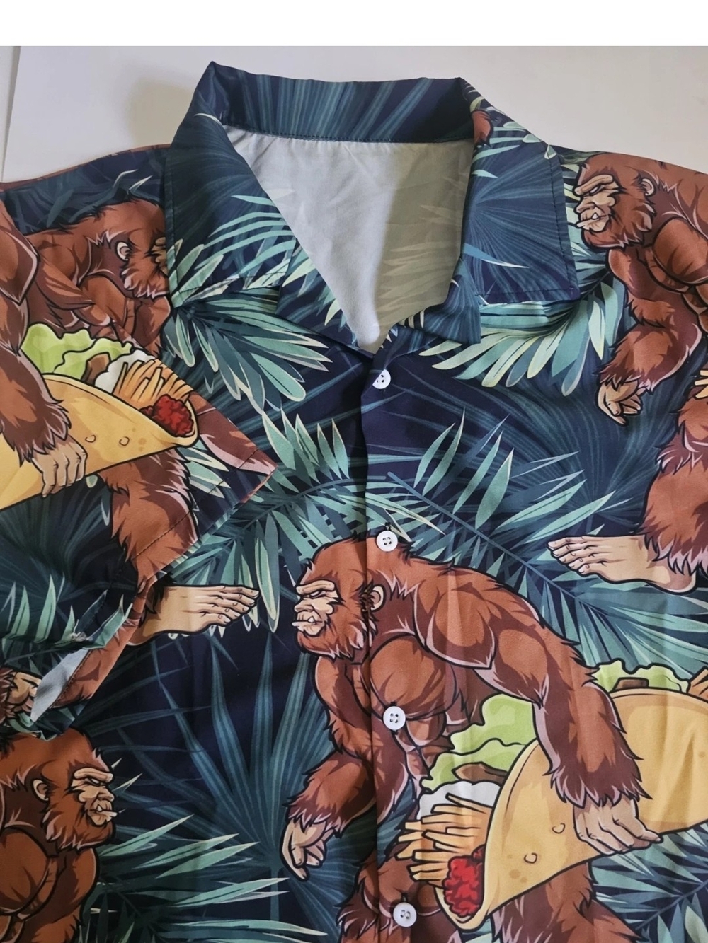 Men's Bigfoot Sasquatch Button-Down Shirt Taco Lover Yeti Size XL Casual Fun